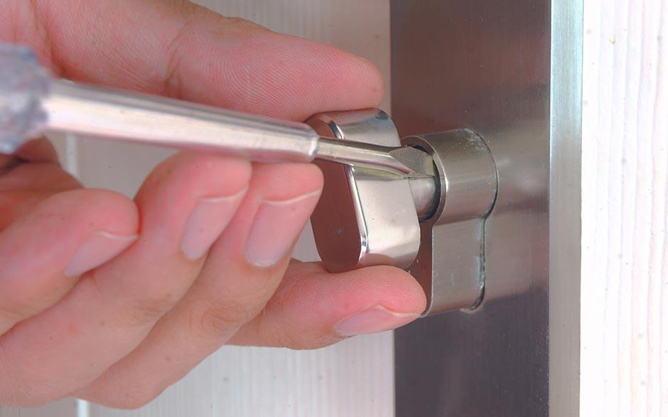 serrure porte intérieur Bricard Istres